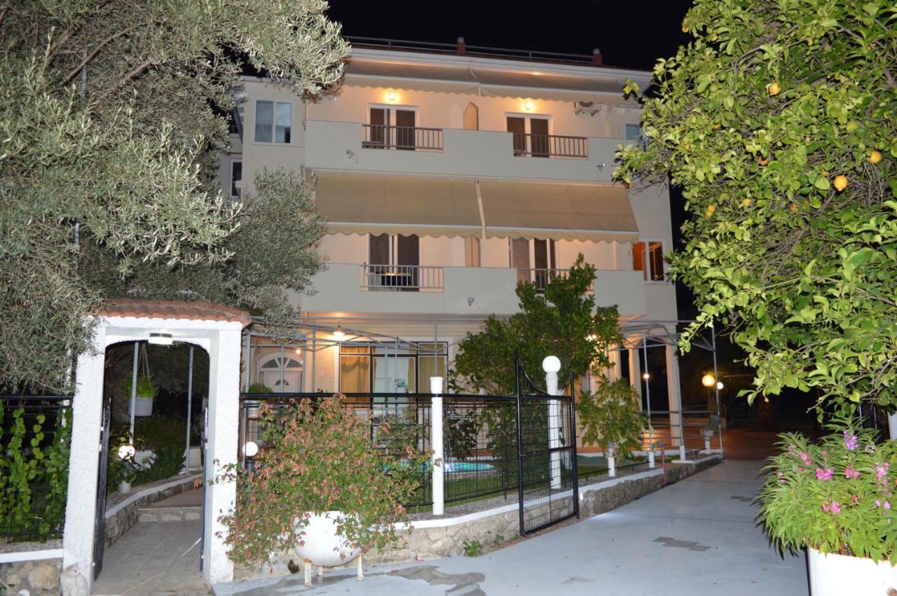 Margarita Apartments Nikiana Luaran gambar